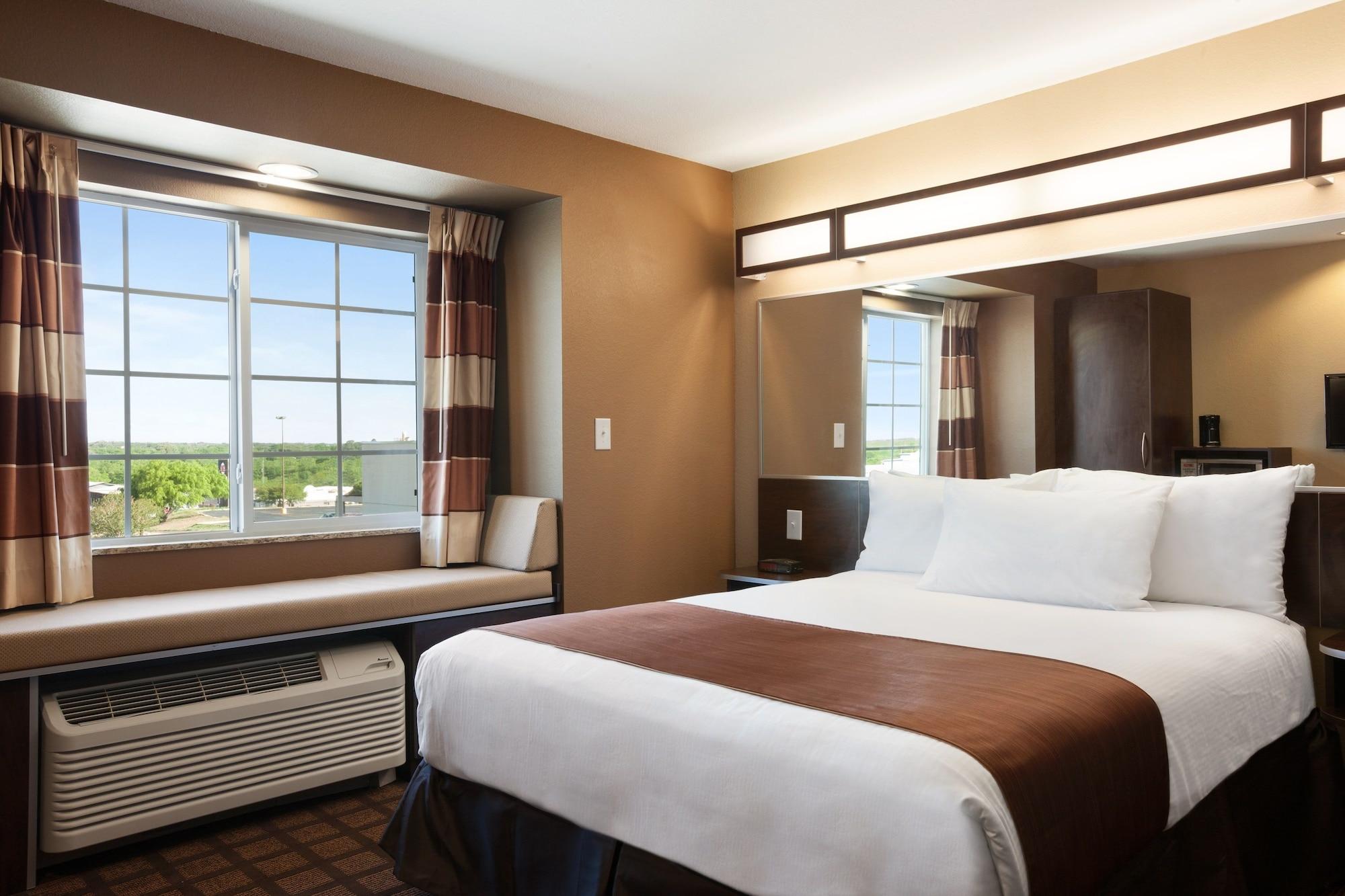 Microtel Inn & Suites By Wyndham Midland Eksteriør billede